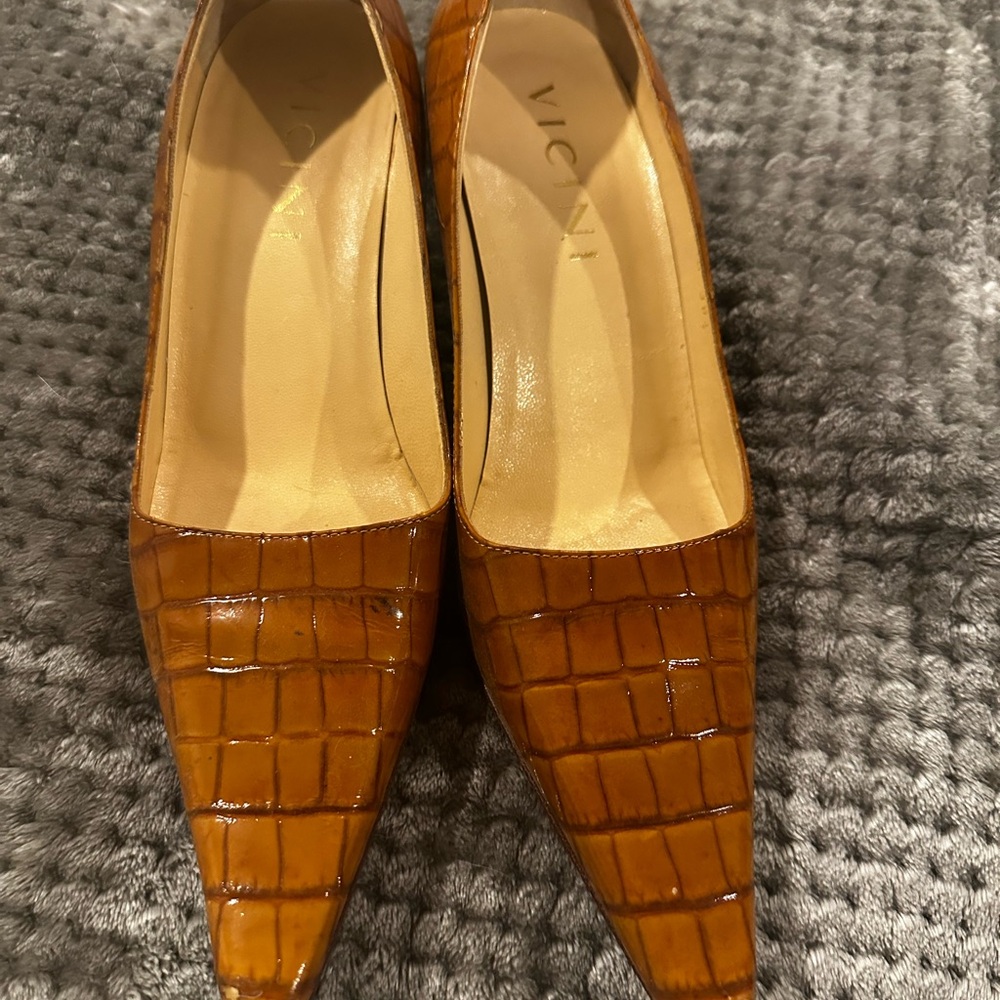 Vicini Tan Croc-Embossed Heels